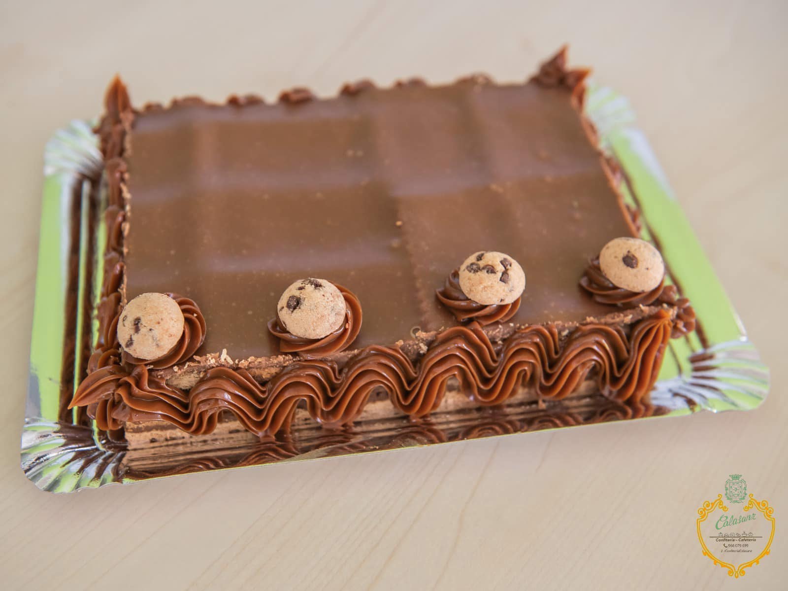 Tarta de chocolate con cookies